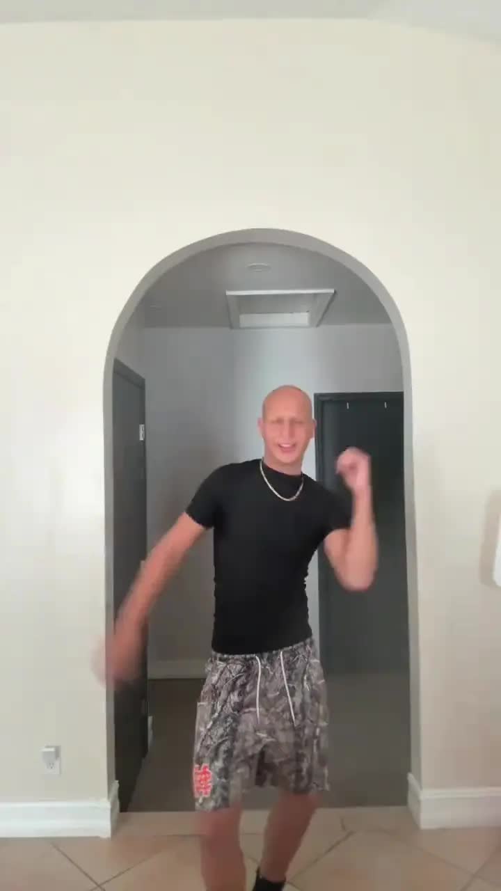 Ngifuna Wena Dance · 2 AI meme video preview